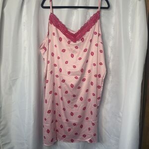 Women Torrid Dream Satin Lace Trim Sleep Cami Gown Pink Lips NWT Sizs 5XL